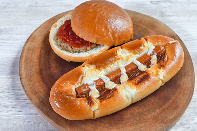 ふっくらバーガー（ハバネロソース）、まるごとソーセージ（チリミートソース）